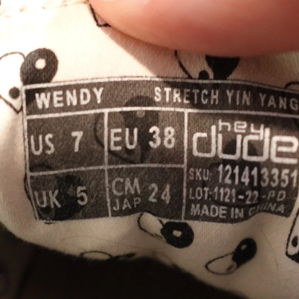 Hey Dude Shoes Womens 7 Wendy Stretch Yin Yang Grey Knit Slip On Loafers Flaw